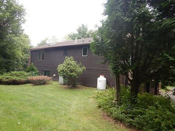 3rd image of 5 Old Amherst Rd #B
