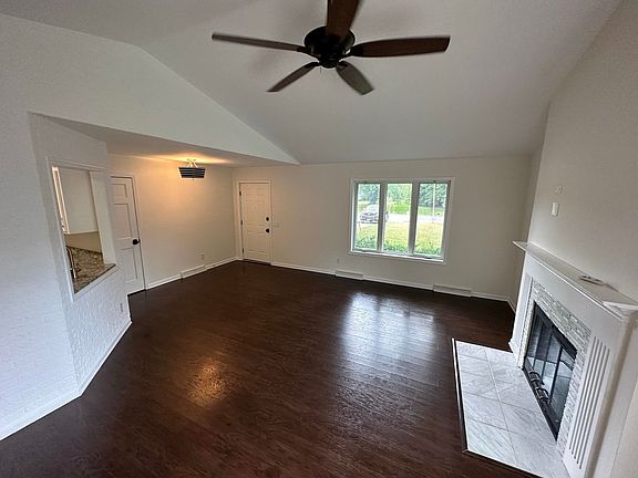 3rd image of 2674 Norwich St