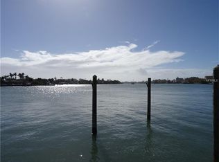 245 104th Ave APT 3, Treasure Island, FL 33706
