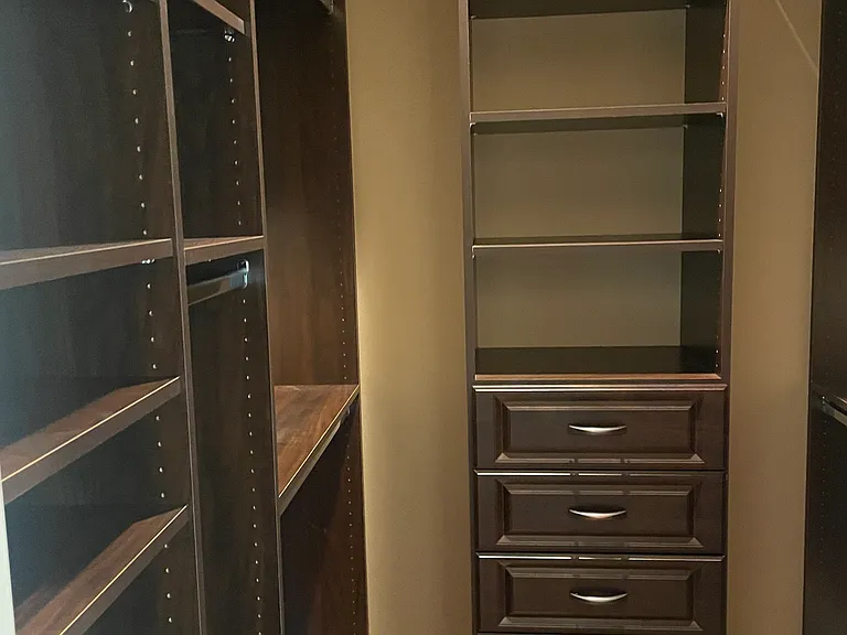 7135 Kensington Ct — Photo 6