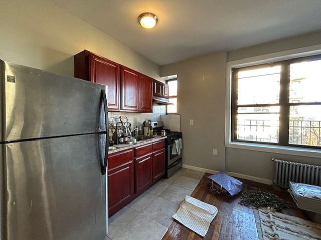 1st image of 520 Lincoln Pl APT 4C
