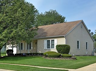 790 Waverly Dr, Elgin, IL 60120