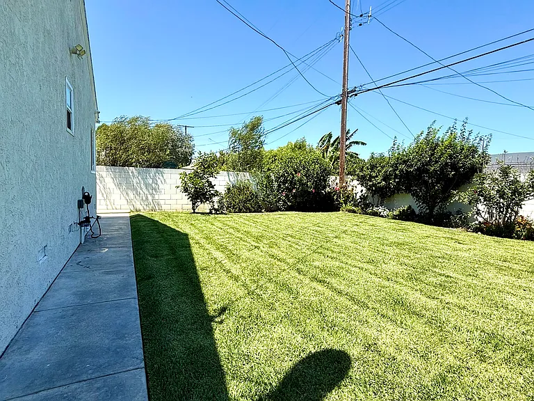 21316 Lynton Ave — Photo 26