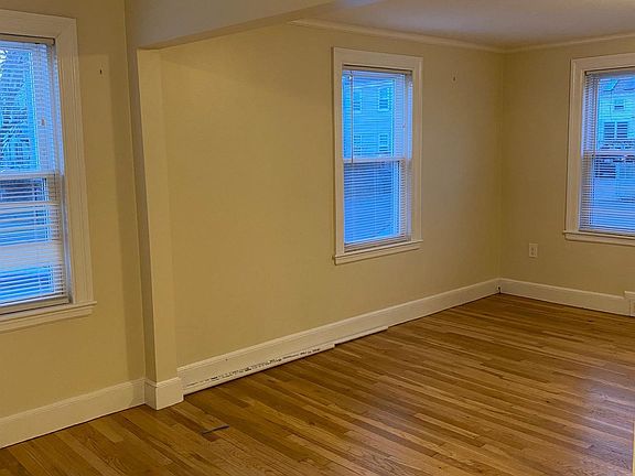 4th image of 27 Linden Ave #1