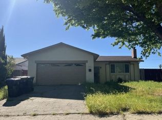 2307 Falcon Dr, Fairfield, CA 94533