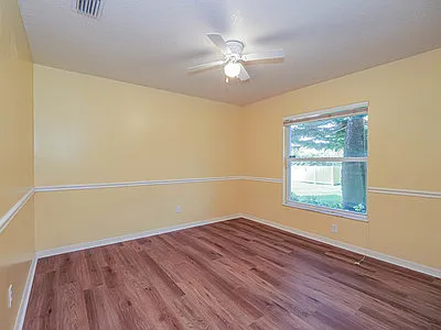141 39th Dr — Photo 25