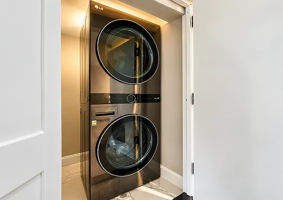 Laundry, photo 1