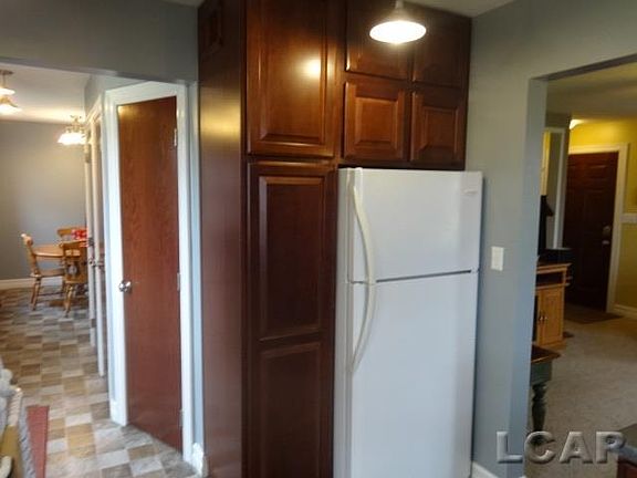 3rd image of 909 Murray Dr