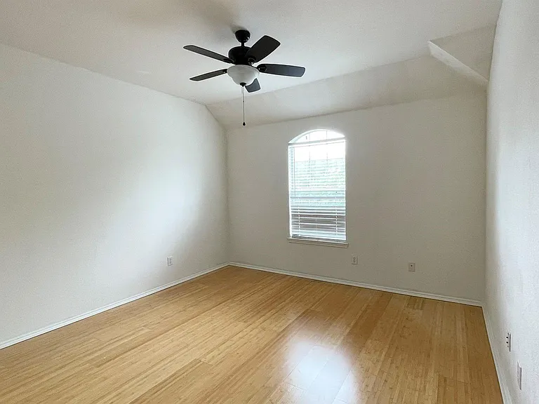 2712 Oakland Hills Dr — Photo 13