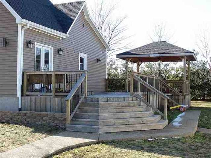 2nd image of 448 1550th St