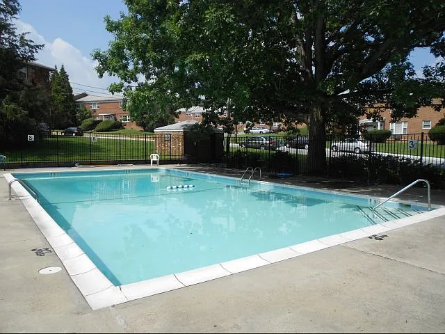 835 Blooming Grove Tpke — Photo 2