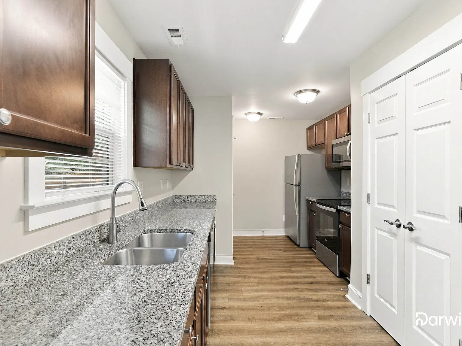 3 bed, 2.0 bath, 1165 sqft, $1,835 — Photo 3