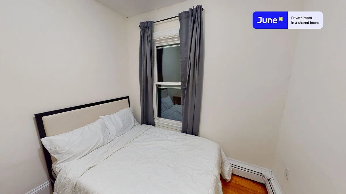 Full bedroom in 5 bed/1 bath home in Mission Hill #1068 B — Photo 1