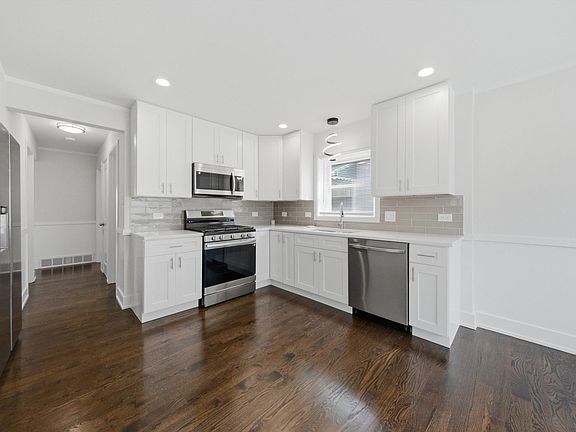 5th image of 701 W 116th St