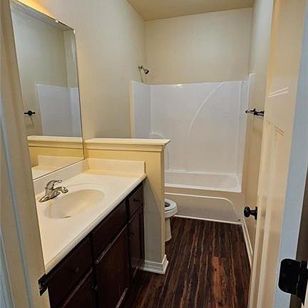 4th image of 7942 Park Place Dr S