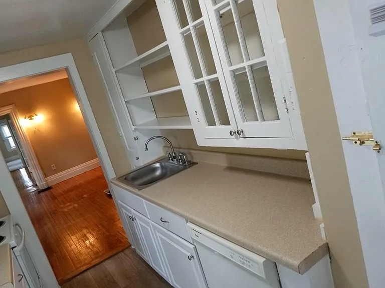 7 Broad St #4 — Photo 8