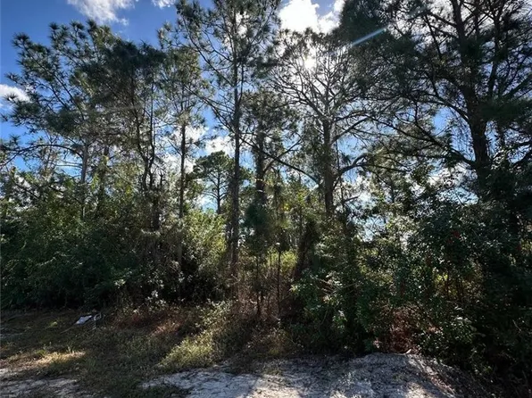 3215 70th St W, Lehigh Acres, FL 33971