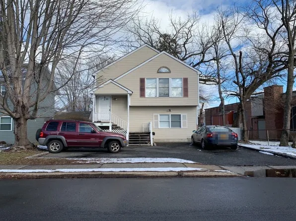 26 Adams St, Oyster Bay, NY 11771