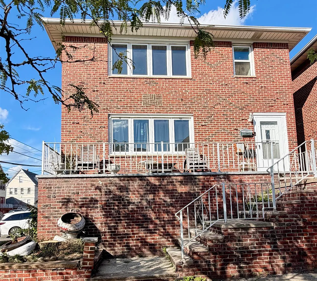 3 bed, 2.0 bath, 1150 sqft, $2,600 — Photo 1