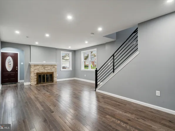 1901 Fulmer St, Philadelphia, PA 19115