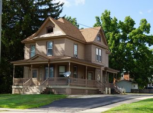350 W Pine St, Platteville, WI 53818