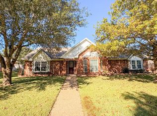1221 Walden St, Hewitt, TX 76643