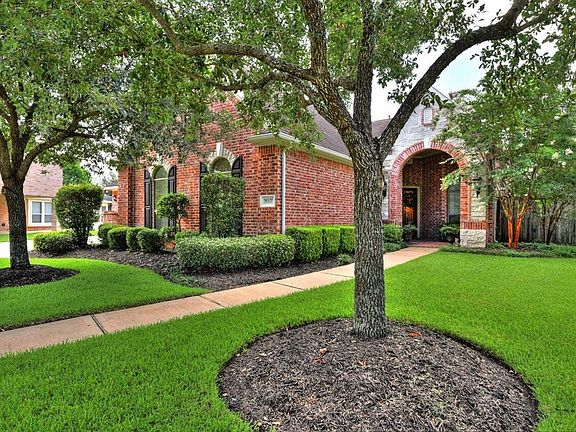 2nd image of 26507 Park Point Ln