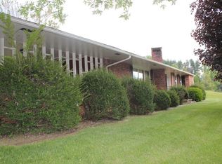 808 Toot Hollow Rd, Bryson City, NC 28713