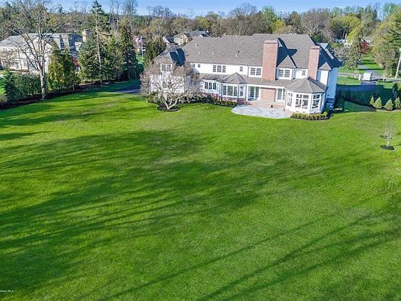 2nd image of 7 Bingham Hill Cir