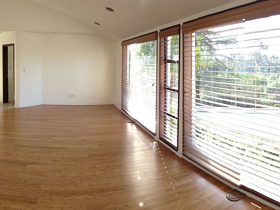 5th image of 6000 Winnetka Ave