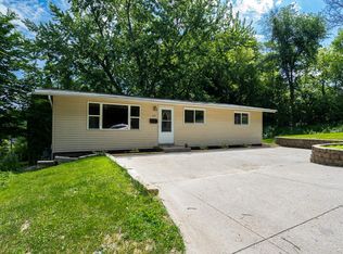 839 Pine St, Muscatine, IA 52761