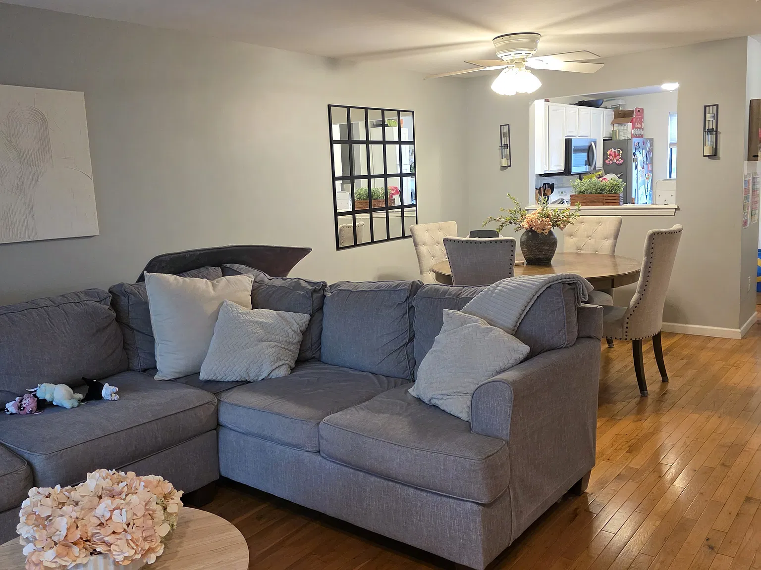 2 bed, 1100 sqft, $2,300 — Photo 2