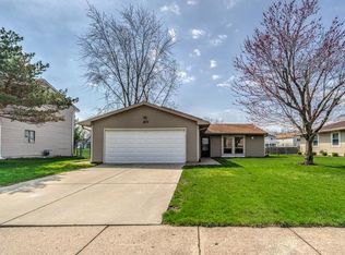 1237 Borden Dr, Elgin, IL 60120