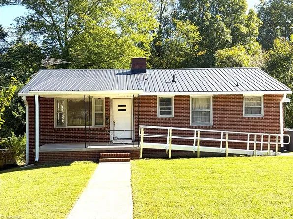 1409 Irving St, Winston Salem, NC 27103