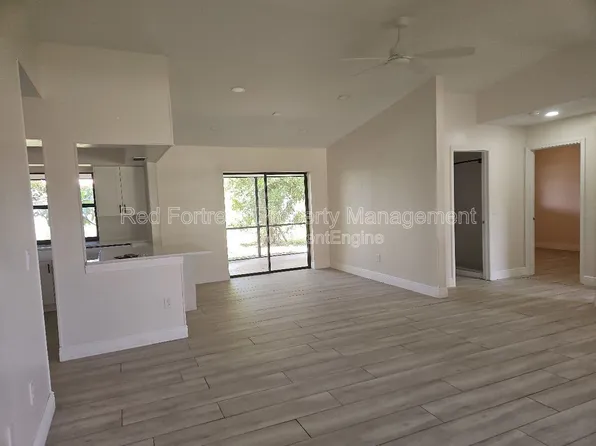 1420 SE 19th St, Cape Coral, FL 33990