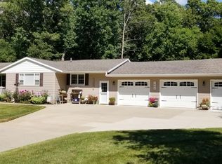 1690 N Peterson Rd, Muskegon, MI 49445