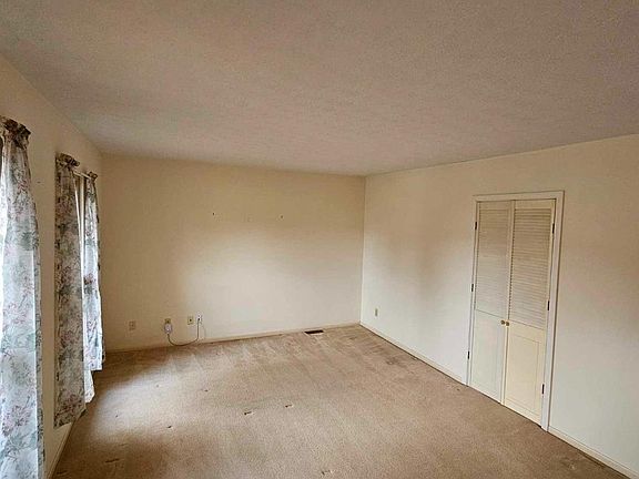 5th image of 1247 Deblin Dr