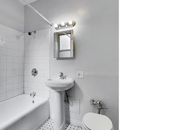4th image of 8056 S Hermitage Ave APT 3