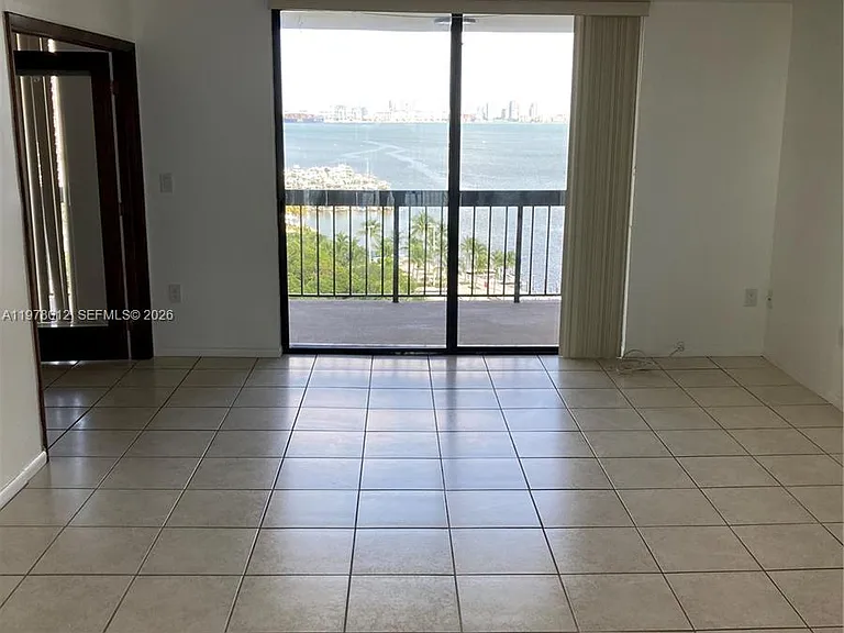 2333 Brickell Ave #1115 — Photo 5