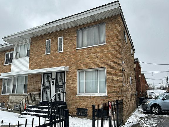 2nd image of 5054 W Van Buren St APT E