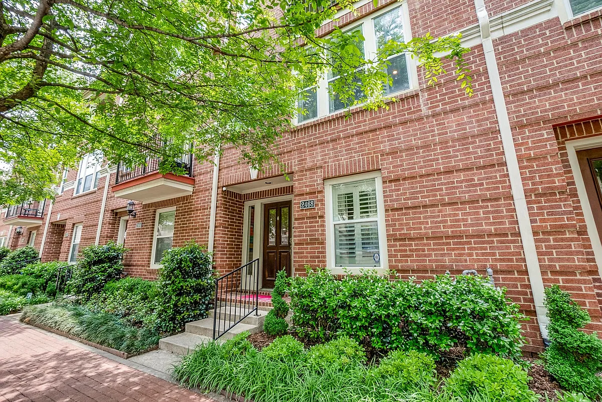 Building Photo - 2468 Worthington St