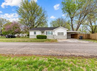 2044 S Weller Ave, Springfield, MO 65804
