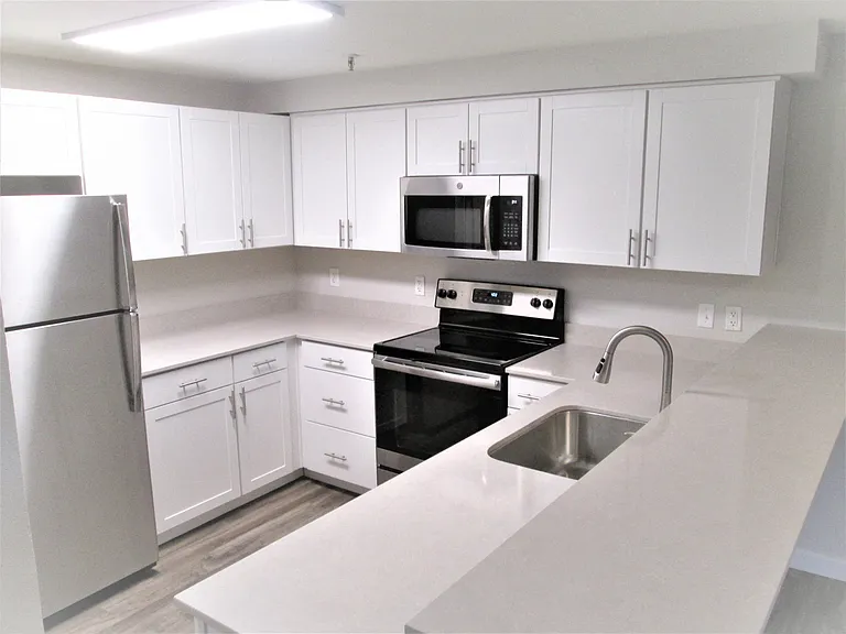 Cedar Three Bedroom Kitchen