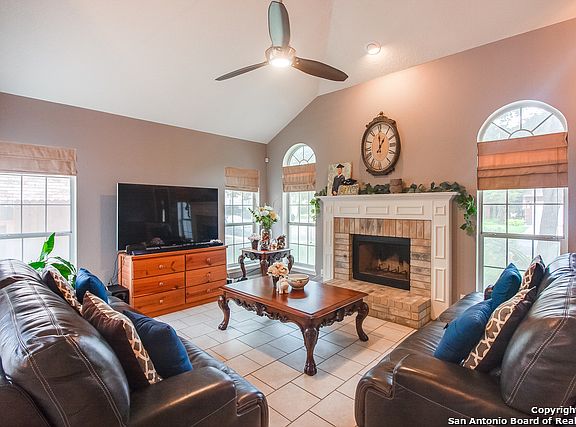 3rd image of 1206 Reawick Dr