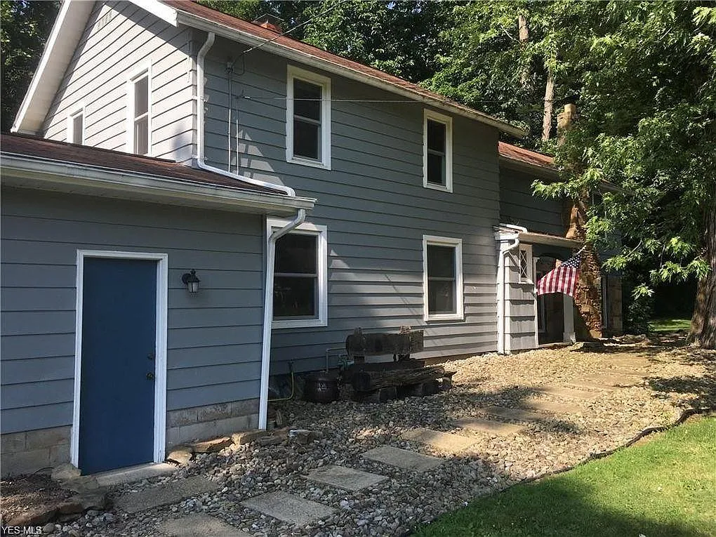 2417 Cadwallader Sonk Rd photo 1
