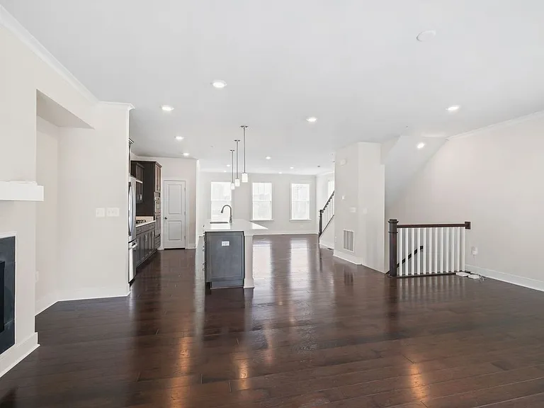 143 Rubens Dr — Photo 7