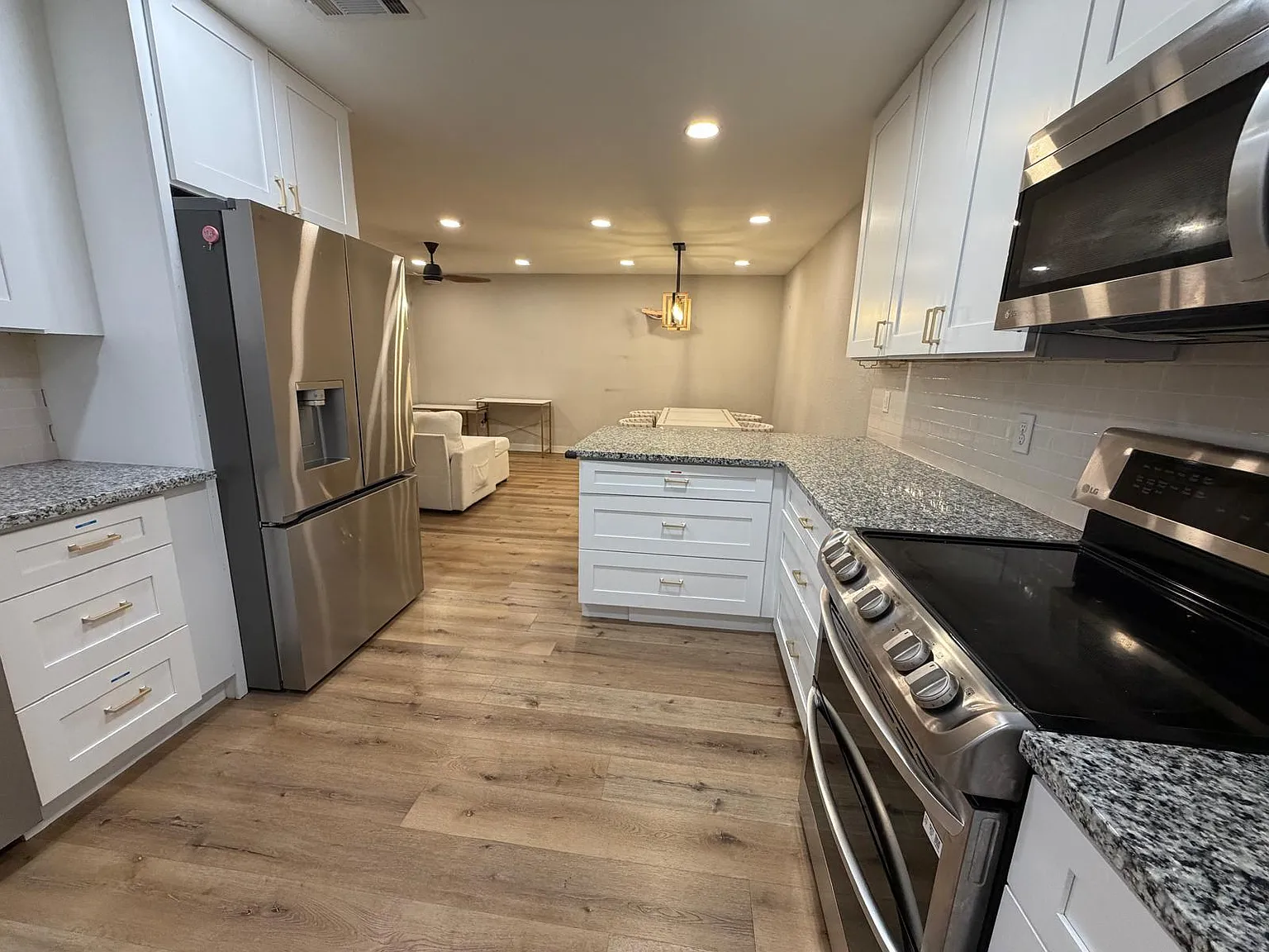 2 bed, 1026 sqft, $1,800 — Photo 1