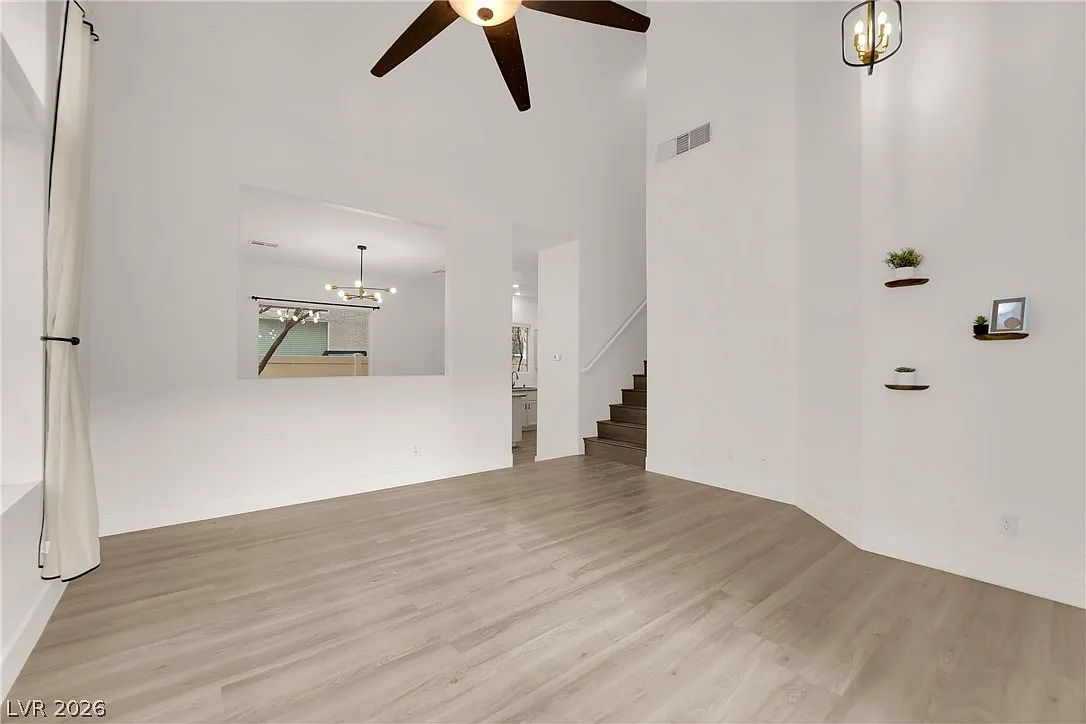 3 bed, 2.5 bath, 1605 sqft, $2,260 — Photo 2