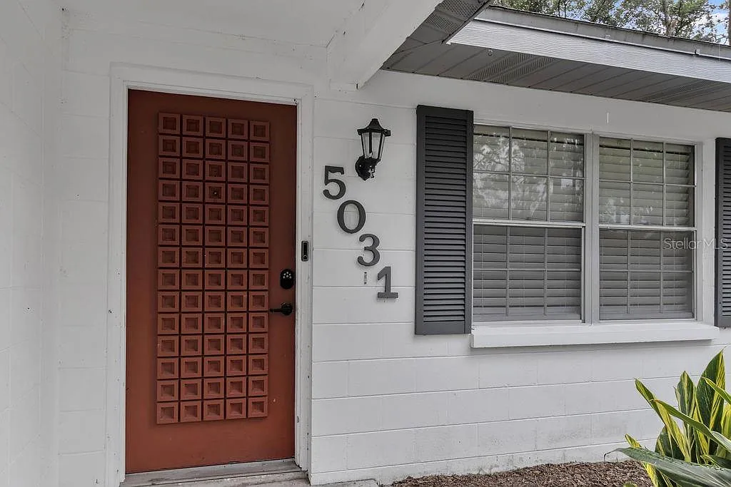 3 bed, 2.0 bath, 1093 sqft, $1,800 — Photo 4