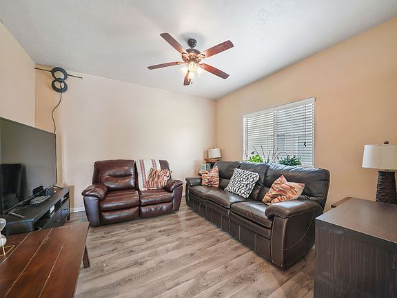 5th image of 1898 W Pointe Loop